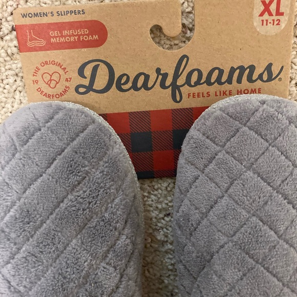 NWT Dearfoams Women’s Slippers - Picture 2 of 5